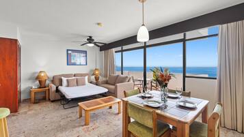 Departamento, 1 habitación, balcón, frente al océano | Caja de seguridad en la habitación y cortinas blackout