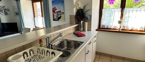 Kühlschrank, Ofen, Herdplatte, Geschirrspüler