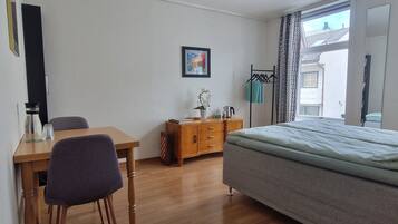 Rideaux occultants, fer et planche Ă repasser, Wi-Fi gratuit