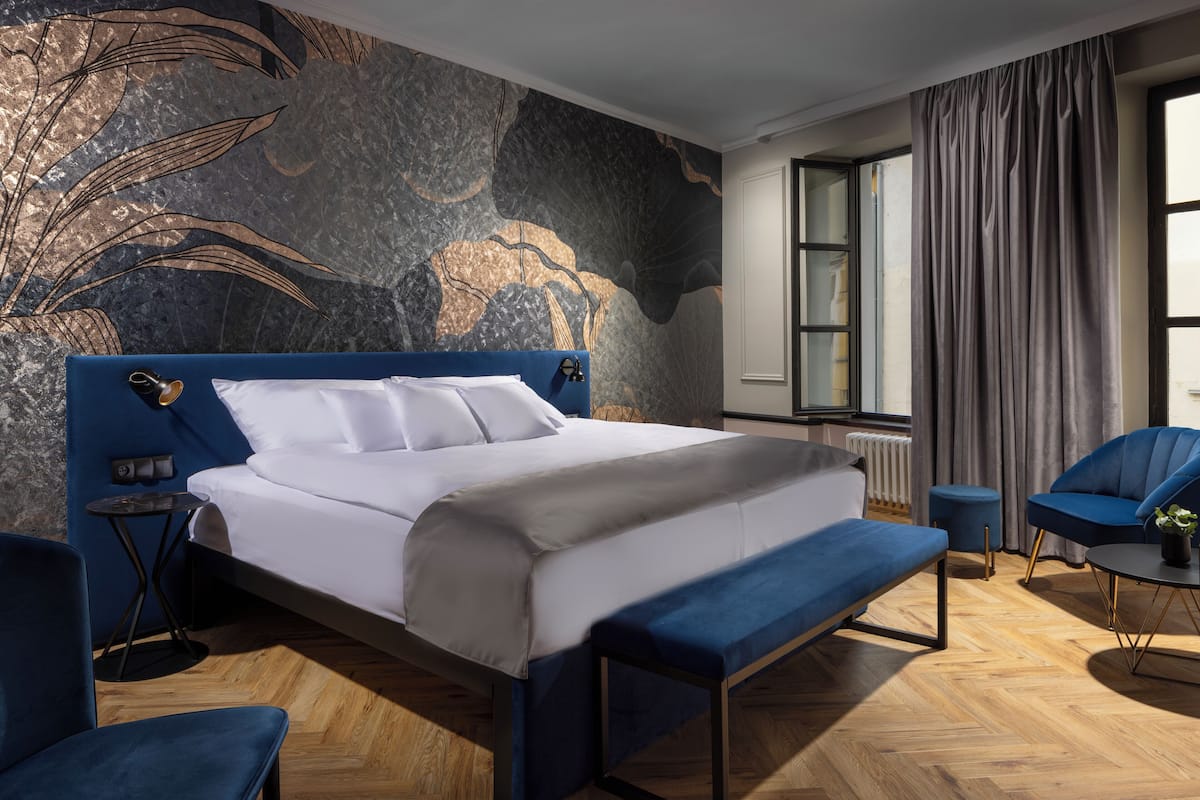 Deluxe kamer | 1 slaapkamer, donzen dekbedden, een bureau, een laptopwerkplek