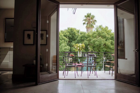 Interior - West Hollywood Penthouse: Stylish & Modern Living (West Hollywood)