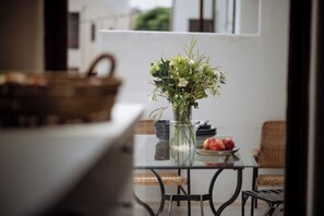 Dining - West Hollywood Penthouse: Luxury Living & City Views (West Hollywood)