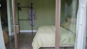 2 bedrooms, iron/ironing board, travel cot, WiFi