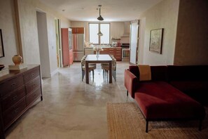 テレビ、書斎 / ワークスペース