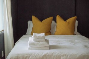 2 soverom, strykejern/-brett, reiseseng for barn og wi-fi