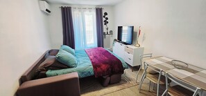2 bedrooms, desk, iron/ironing board, WiFi - Trois Pièces au Cœur D'antibes ! Avec Parking a Disposition pas Loin de la Plage (Antibes)