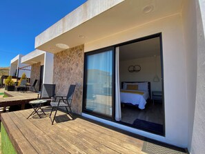 Vista frontal de la propiedad