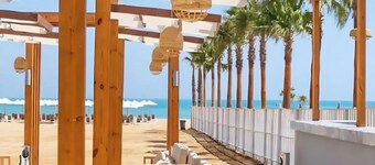 Whispering Waters, Two Bedroom With a Garden, Azha