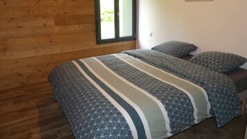 2 chambres, fer et planche Ă repasser, Wi-Fi, draps fournis