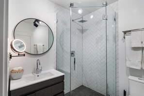 Apartment, 2 Bedrooms (Ensuite) | Bathroom - Lux Retreat By Renzzi (Miami)