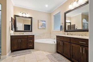 Ducha, secador de pelo, toallas