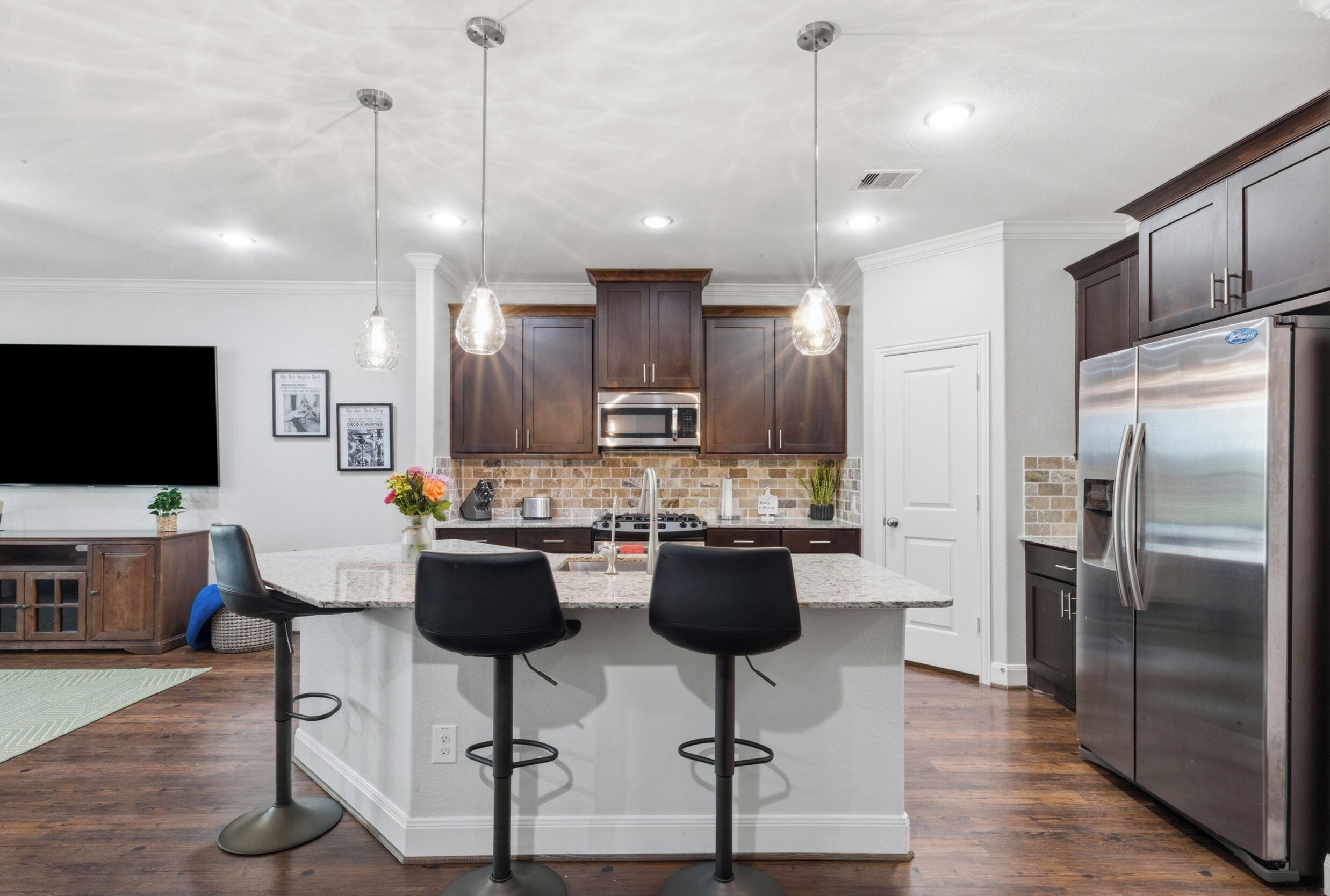 ثلاجة، ميكروويف، فرن، موقد طهي مسطح