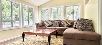 Charming 3-bedroom ranch 1 minute from Mohegan Sun.