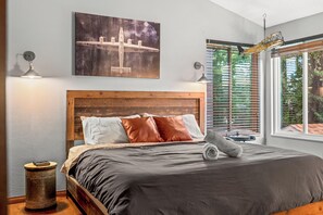 5 bedrooms, WiFi, bed sheets - Pixar Paradise! 15 Min to Downtown / Game Room (Arvada)