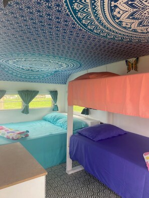 2 bedrooms, travel crib, free WiFi, bed sheets