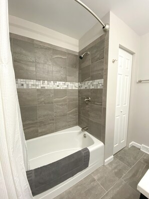 Shower, towels, soap, shampoo - Home Suite Home- Charming 3 BR 2B Home, Located in Erie- Presque Isle 1 Mile (Erie)