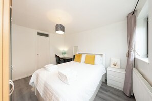 Apartment | 1 bedroom, desk, soundproofing, iron/ironing board