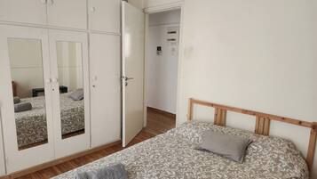 1 Schlafzimmer, Schreibtisch, Bügeleisen/Bügelbrett, WLAN