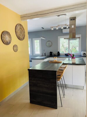 Micro-ondas, fogão, cooktop, lava-louças