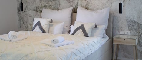 2 camere, una scrivania, ferro/asse da stiro, culla da viaggio