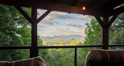 Cozy 2-bedroom cabin in beautiful Blairsville with AC, WiFi