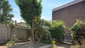 Casa, 4 quartos, acessível | Jardim