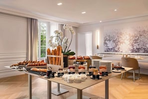 Daily buffet breakfast (EUR 29 per person)