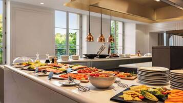 Daily buffet breakfast for a fee