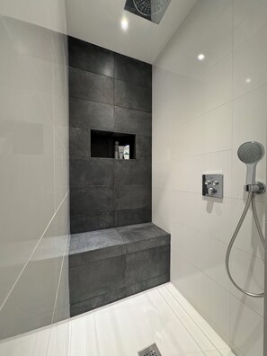 Shower, towels - A haven of peace on the banks of the Marne (Saint-Maur-des-Fossés)