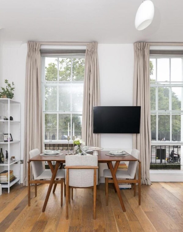 Apartment | View from property - Light Filled Studio With View of Regents Park (London)