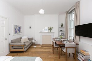 アパートメント | 1 室のベッドルーム、アイロン / アイロン台、WiFi (無料)、ベッドシーツ