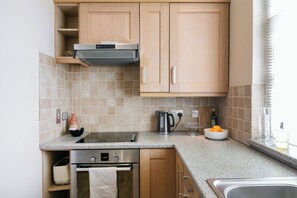 アパートメント | 専用キッチン | 冷蔵庫、電子レンジ、オーブン、コンロ