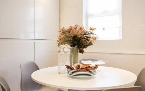 Spacious 4 Bedroom House Sleeps 8