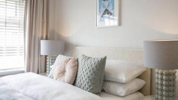 Rumah | 4 kamar tidur, meja kerja, Wi-Fi gratis, dan seprai linen