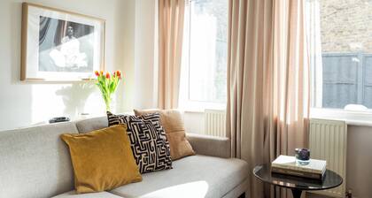 Newly Renovated Large 4-5 Bedroom House