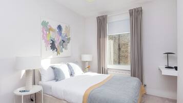 House | 4 bedrooms, free WiFi, bed sheets