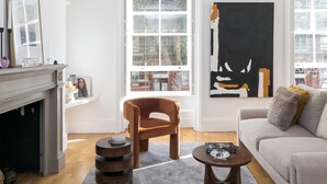 Unclassified image, 5 of 19, button - Generously Large 1 Bedroom Apartment in Farringdon (London)
