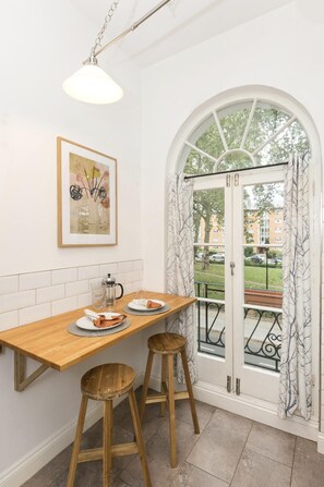 Apartment | Dining