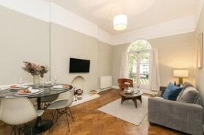 Apartment | Living area