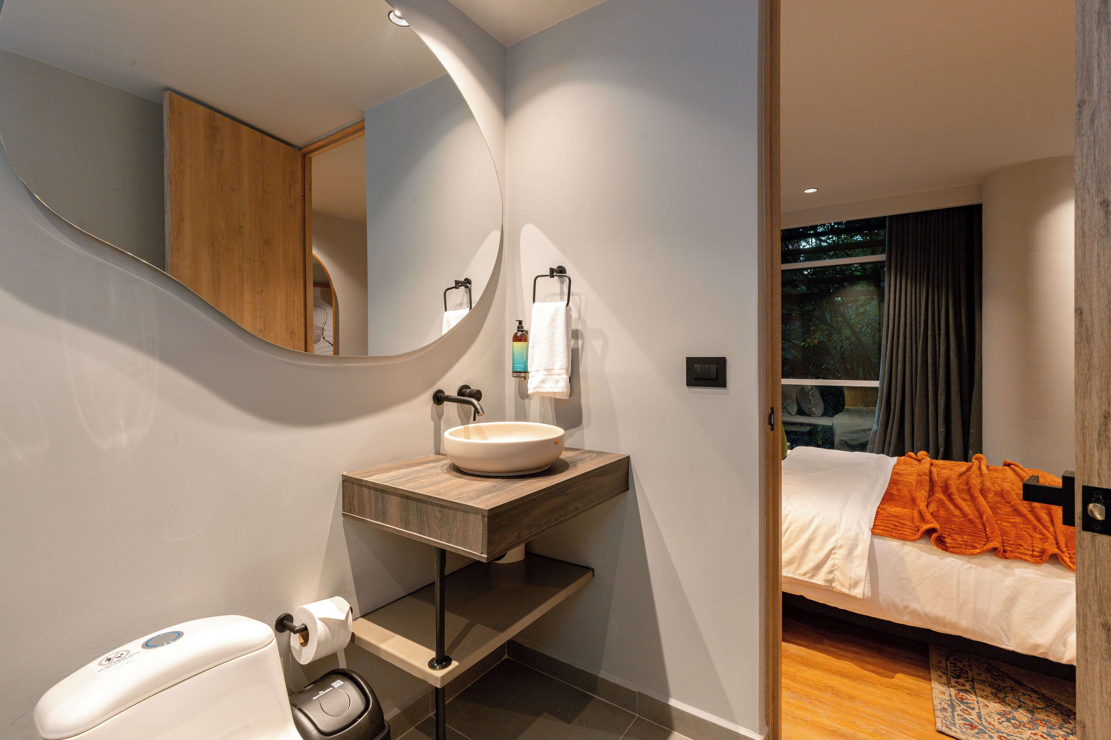 Photo - Spot Building