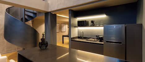 Elite Apartment | Private kitchen | Coffee/tea maker, dining tables