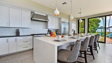 House | 5 bedrooms, Internet