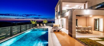 Awesome home in Debeljak