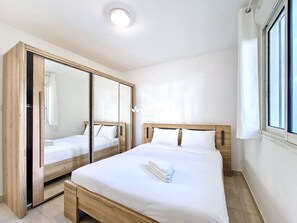 2 habitaciones, tabla de planchar con plancha y wifi gratis 