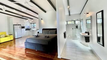 1 bedroom, desk, iron/ironing board, free WiFi