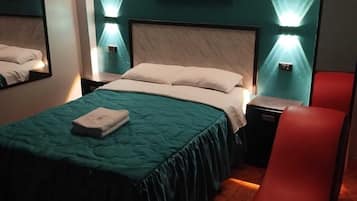 Habitación tradicional, 1 cama doble, no fumadores, baño privado | Edredones de plumas, espacio para trabajar con un portátil, wifi gratis