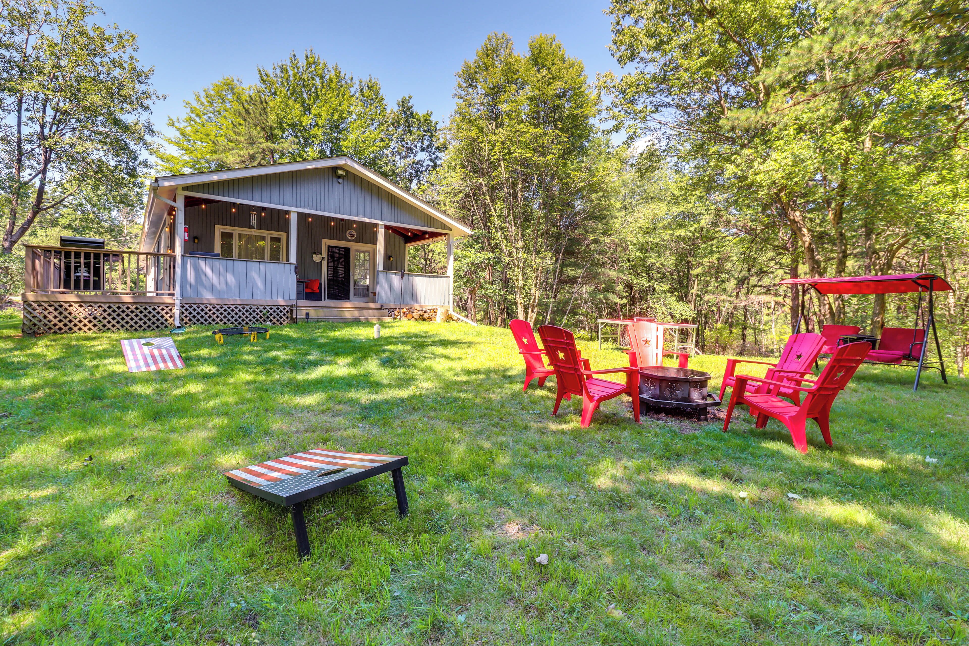 Poconos Getaway w/ Fire Pit & Community Beach!