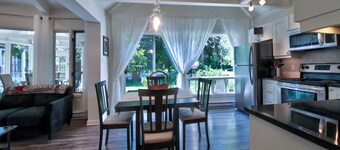 Chalet SUR LE Lac, A Quelques PAS DU LAC St-louis