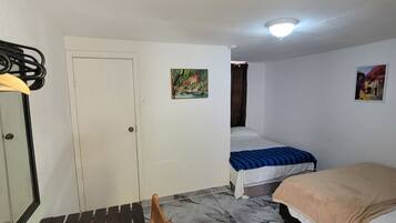 Standard Room, 2 Double Beds | Free WiFi, bed sheets