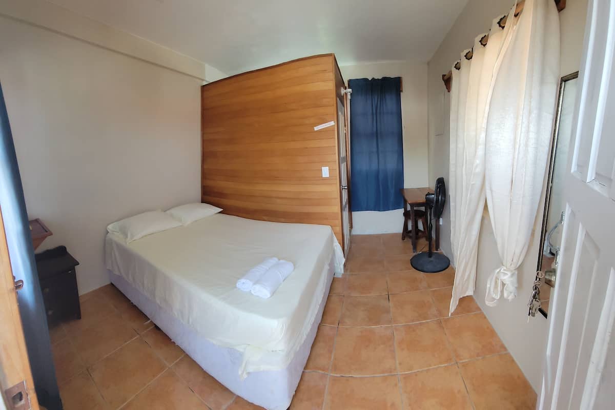 Basic Single Room, 1 Queen Bed | Free WiFi, bed sheets